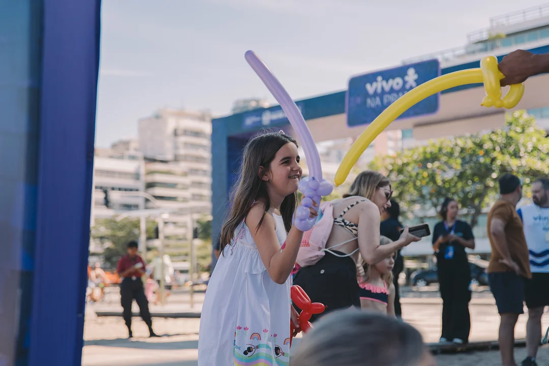 recreacao-infantil-vivo-na-praia- (1)