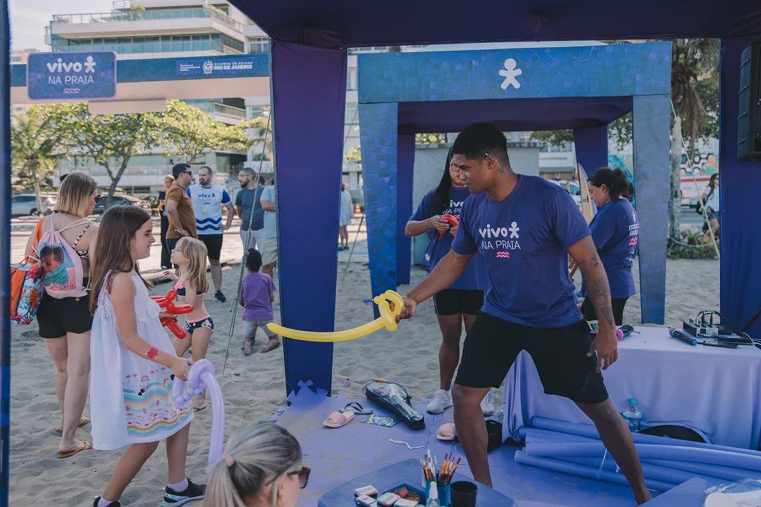 recreacao-infantil-vivo-na-praia- (4)
